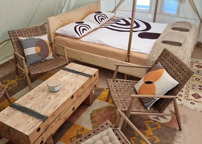 Glamping Stola- Symbioza خيمة فخمة Štôla